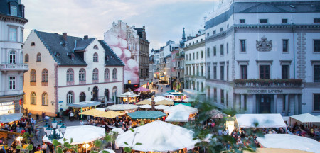 Die längste Weintheke der Welt – Wiesbadener Weinfest